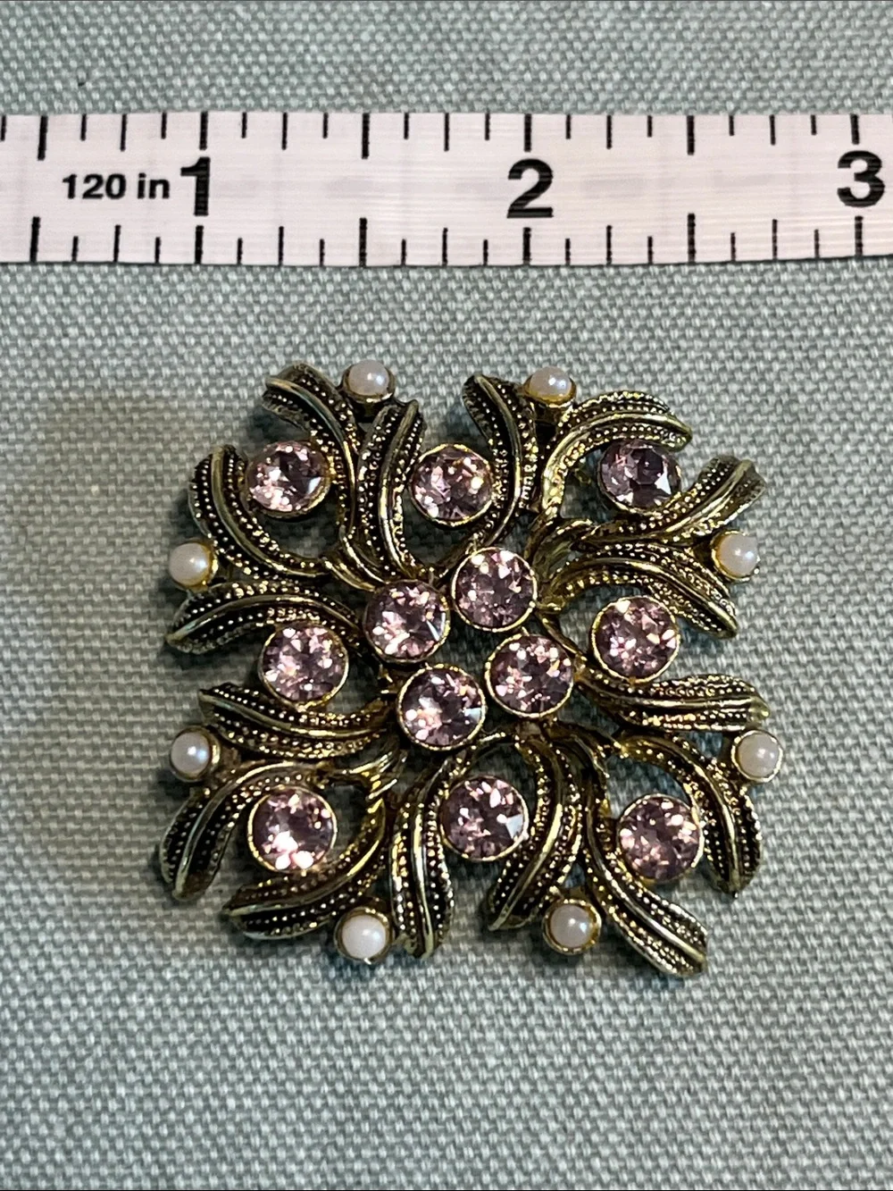 Antique gold brooch pin with light purple lilac stones